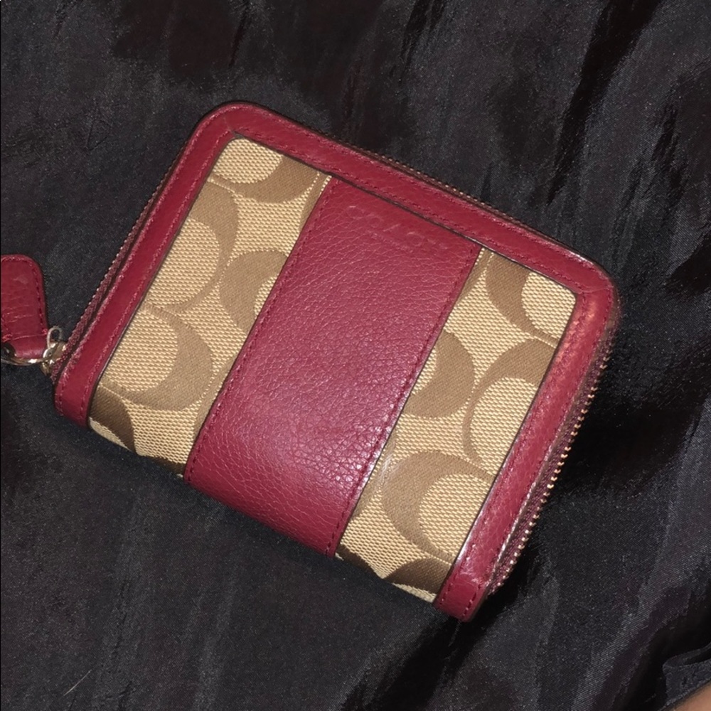 Coach Wallet - Picture 4 of 4